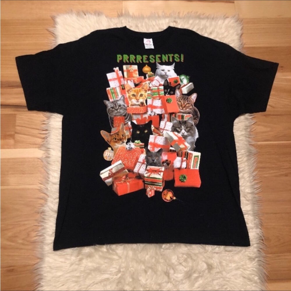 Ugly Christmas Holiday Novelty Cat Presents Tee